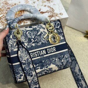 AUTHENTIC DIOR MEDIUM LADY D-LITE BAG Blu